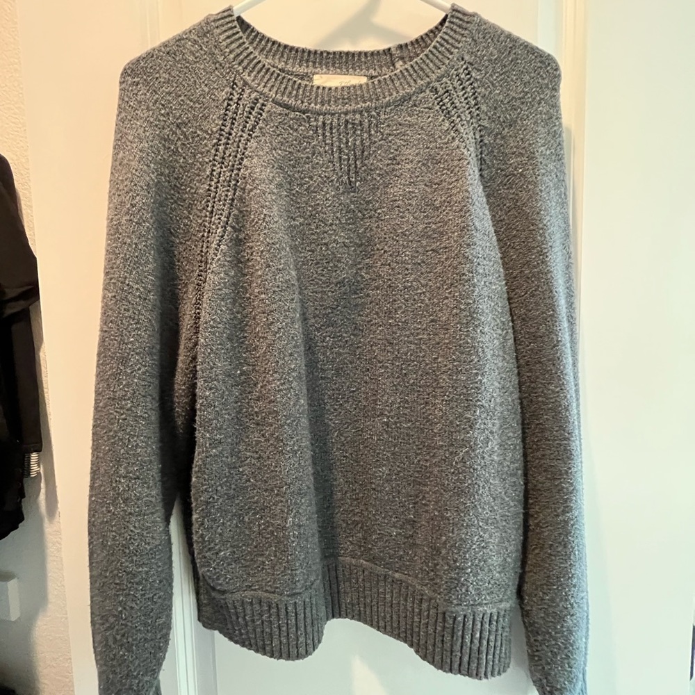 Universal Thread gray comfy sweater size Medium